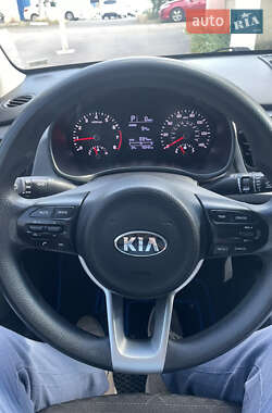 Седан Kia Rio 2018 в 