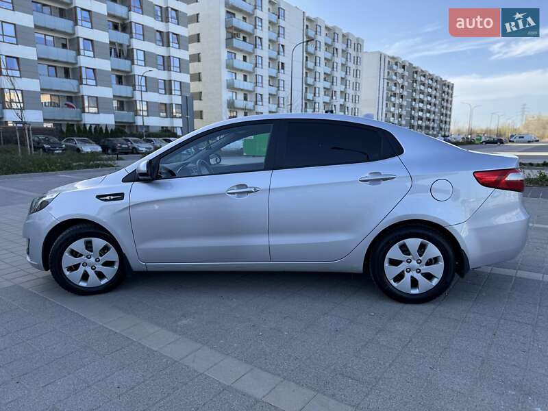 Седан Kia Rio 2013 в Києві