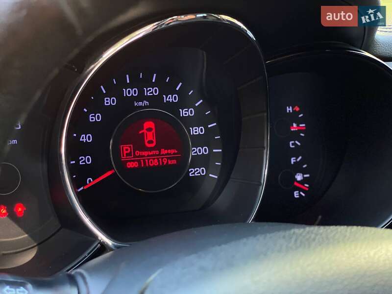 Седан Kia Rio 2013 в Днепре