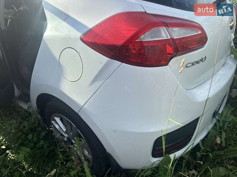 Хэтчбек Kia Rio 2018 в 