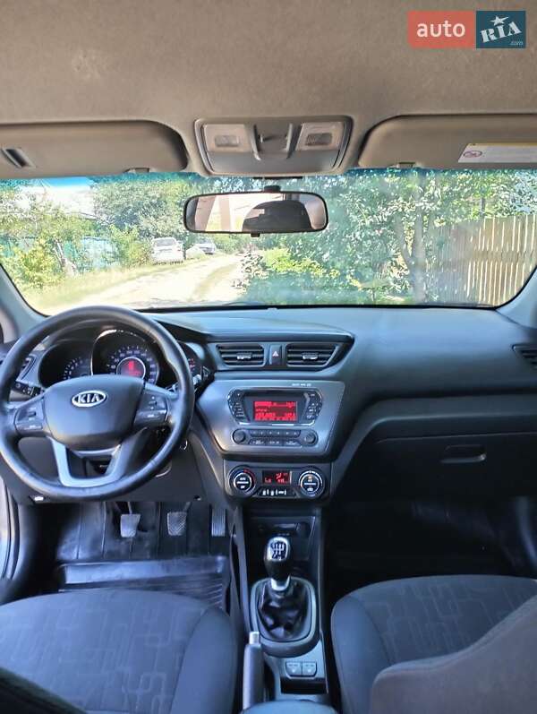 Седан Kia Rio 2012 в Смеле