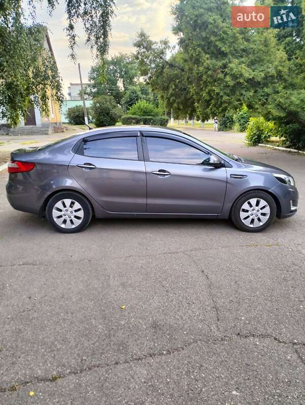 Седан Kia Rio 2012 в Смеле