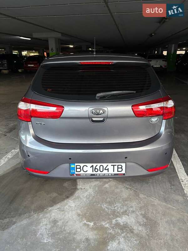 Хэтчбек Kia Rio 2012 в Львове