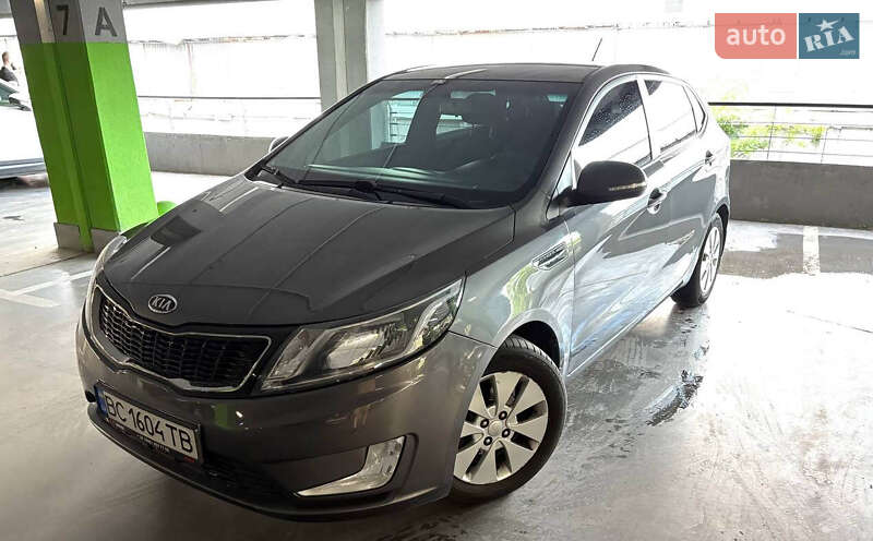 Хэтчбек Kia Rio 2012 в Львове