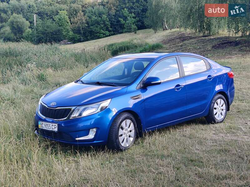 Седан Kia Rio 2012 в Львове