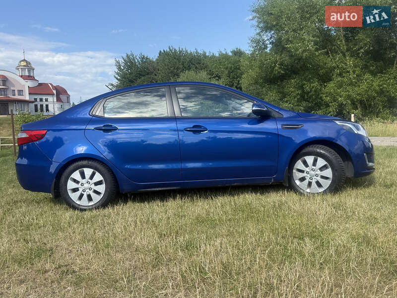 Седан Kia Rio 2012 в Львове