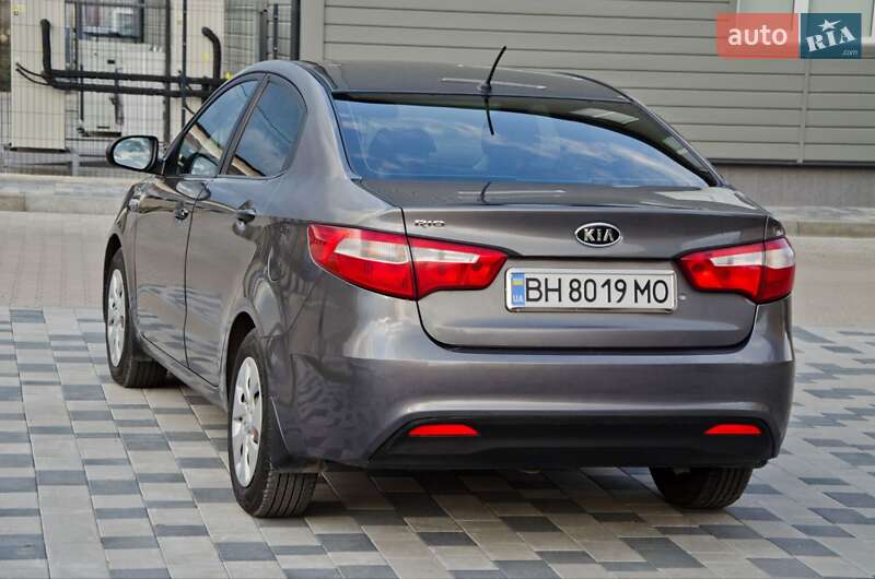 Седан Kia Rio 2011 в Сарнах