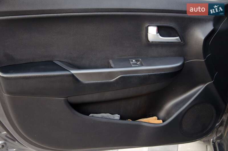 Седан Kia Rio 2011 в Сарнах