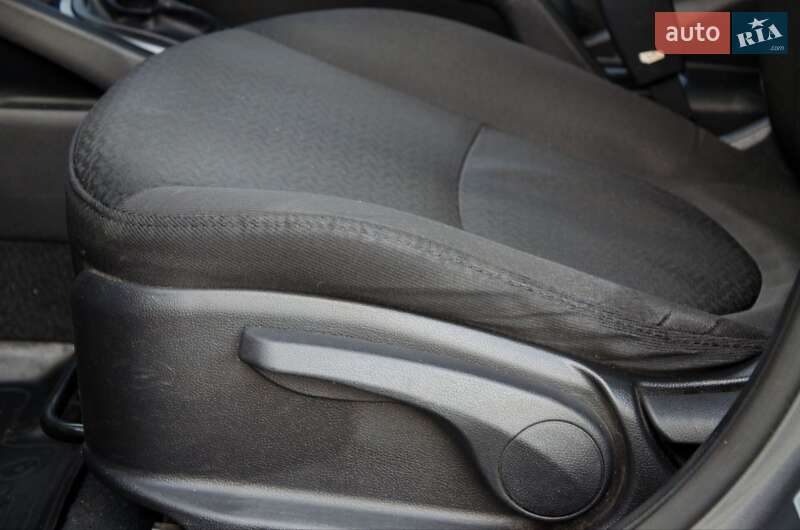 Седан Kia Rio 2011 в Сарнах