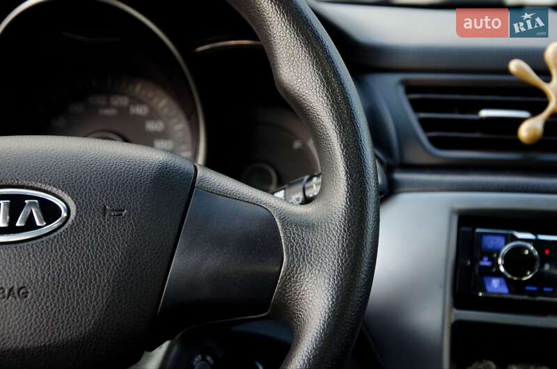 Седан Kia Rio 2011 в Сарнах