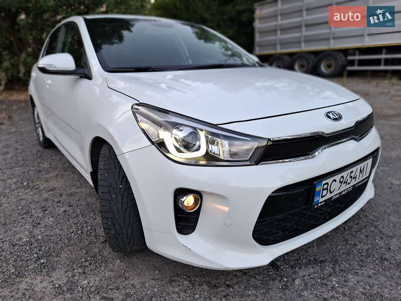 Хэтчбек Kia Rio 2017 в Львове