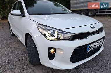 Хэтчбек Kia Rio 2017 в 
