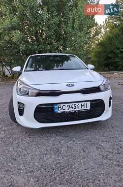 Хэтчбек Kia Rio 2017 в 