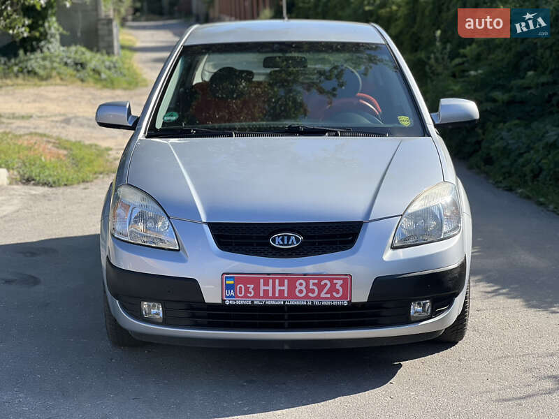 Хэтчбек Kia Rio 2006 в Виннице