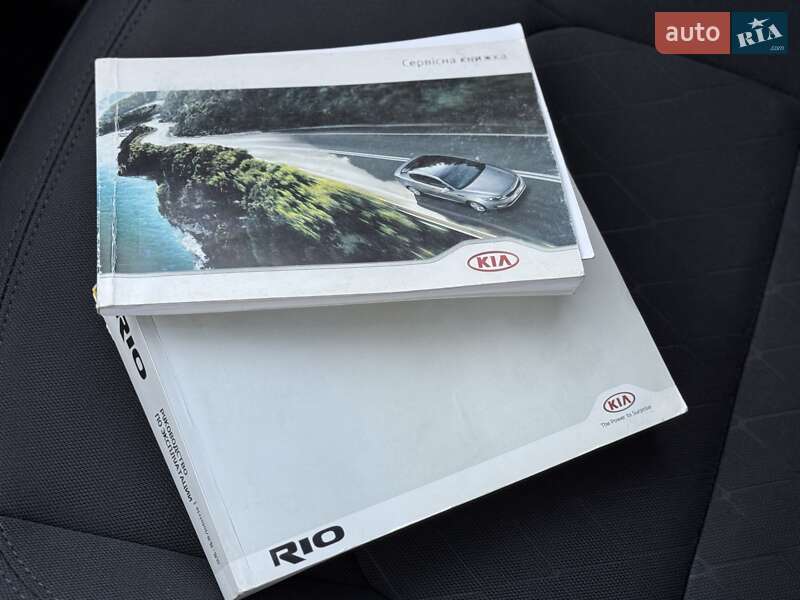 Седан Kia Rio 2015 в Львове