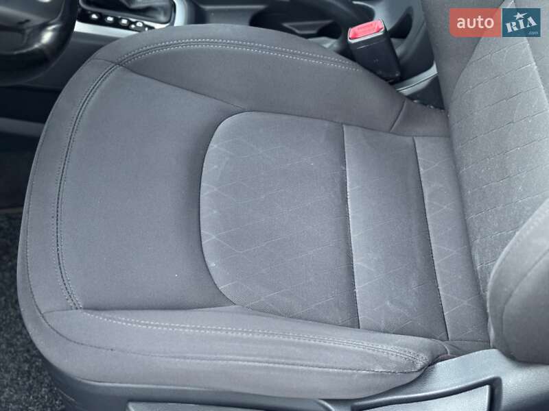 Седан Kia Rio 2015 в Львове