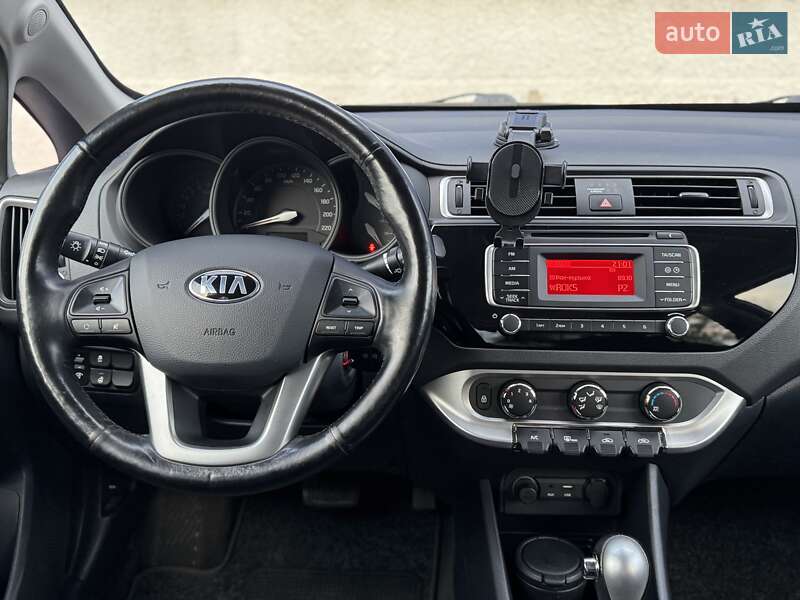 Седан Kia Rio 2015 в Львове