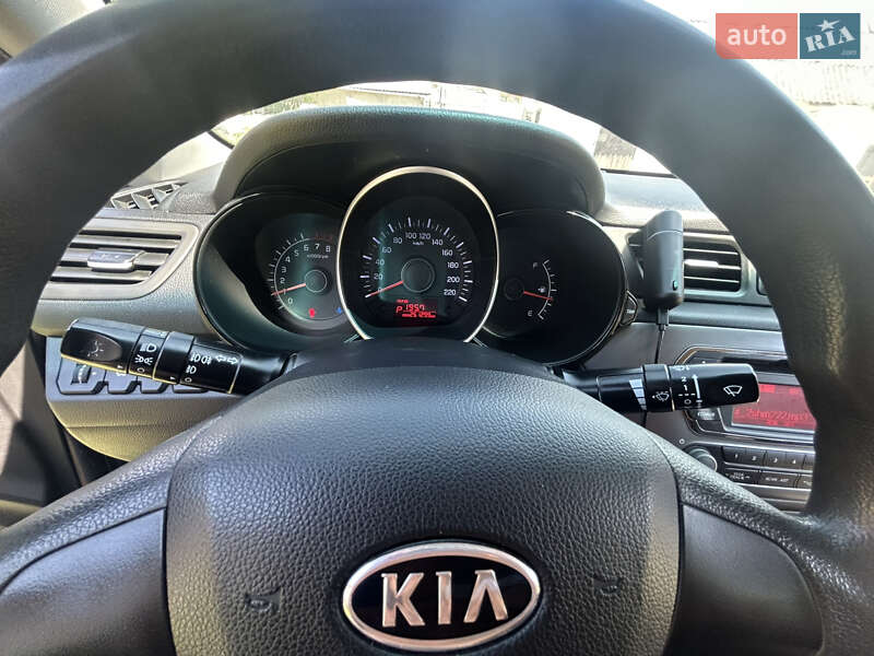 Седан Kia Rio 2012 в Лубнах