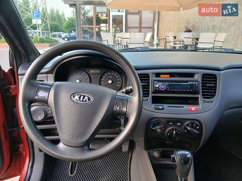 Седан Kia Rio 2007 в Николаеве