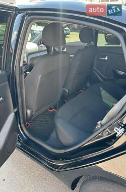 Седан Kia Rio 2013 в 