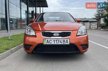 Седан Kia Rio 2010 в Луцке