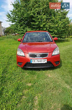 Хетчбек Kia Rio 2011 в Чернівцях