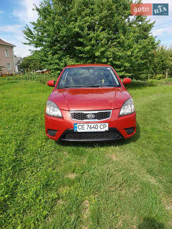 Хэтчбек Kia Rio 2011 в Черновцах