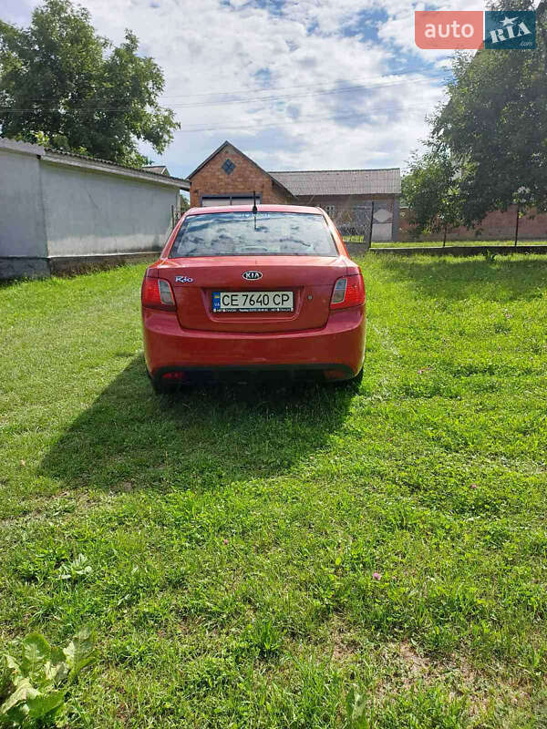 Хэтчбек Kia Rio 2011 в Черновцах