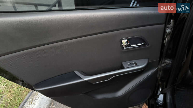 Седан Kia Rio 2013 в Киеве