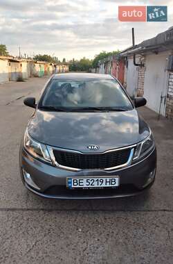 Седан Kia Rio 2012 в Южноукраинске
