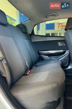 Седан Kia Rio 2013 в 