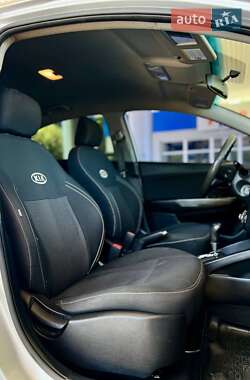 Седан Kia Rio 2013 в 