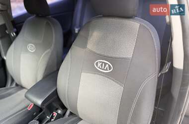 Седан Kia Rio 2012 в 