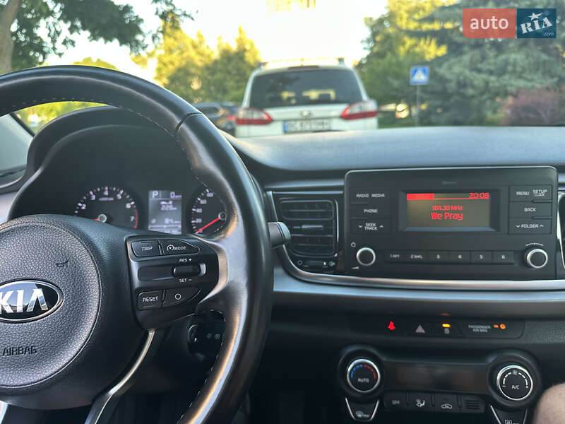 Хэтчбек Kia Rio 2017 в Львове