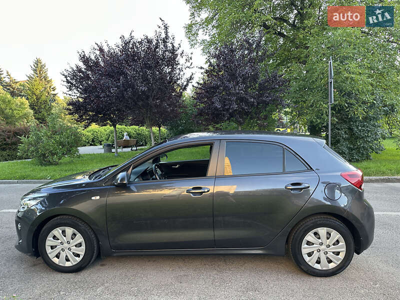 Хэтчбек Kia Rio 2017 в Львове