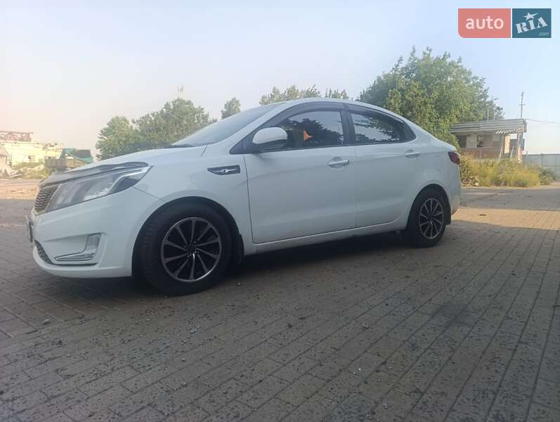 Седан Kia Rio 2013 в Краматорске