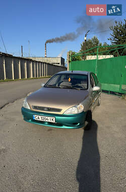 Седан Kia Rio 2001 в Черкассах
