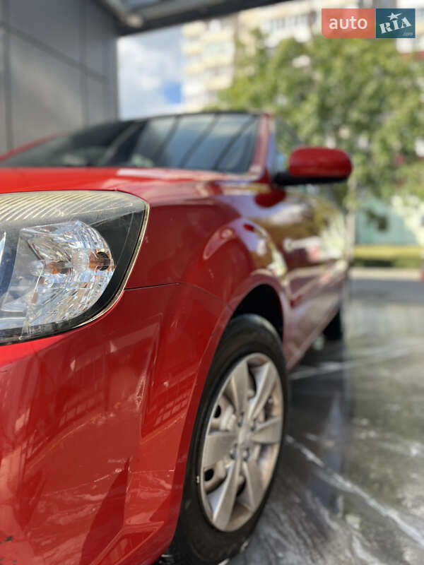 Хетчбек Kia Rio 2010 в Хмельницькому