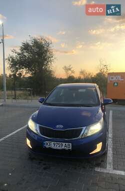Седан Kia Rio 2012 в Кривом Роге
