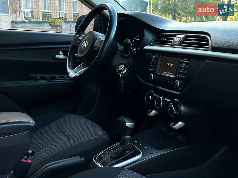 Седан Kia Rio 2018 в Миколаєві