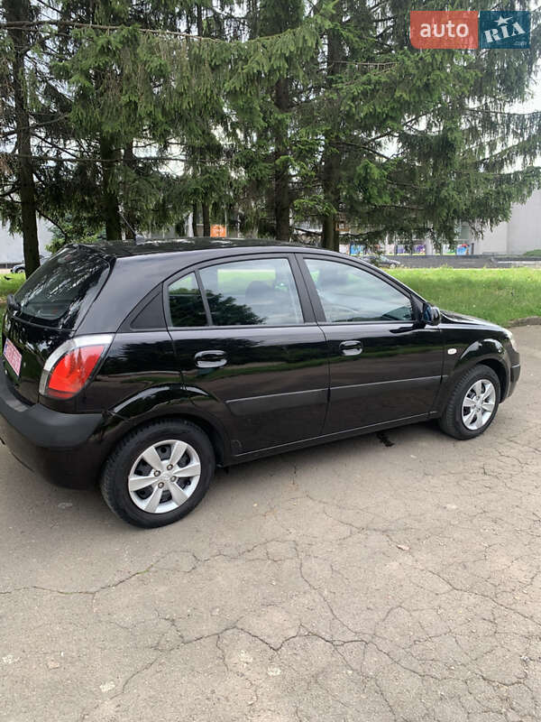Хетчбек Kia Rio 2009 в Рівному