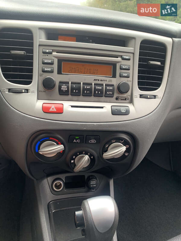 Хетчбек Kia Rio 2009 в Рівному