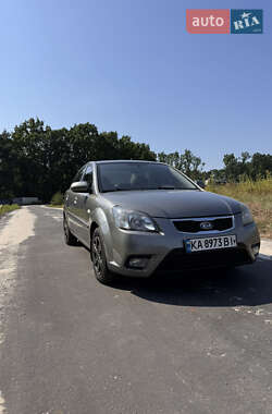 Седан Kia Rio 2010 в Києві