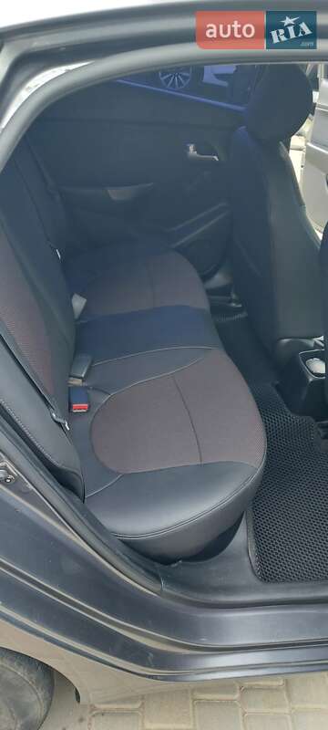 Седан Kia Rio 2013 в Первомайске