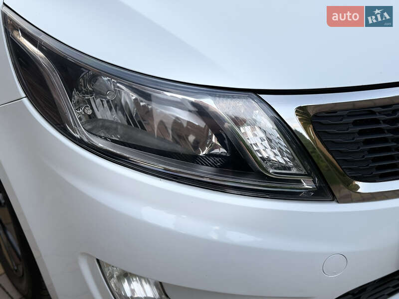Седан Kia Rio 2014 в Дніпрі