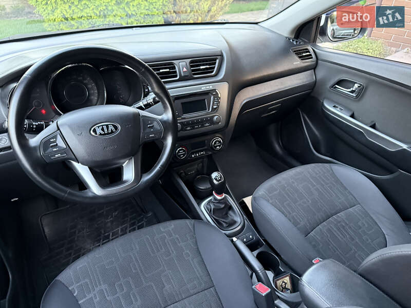 Седан Kia Rio 2014 в Дніпрі