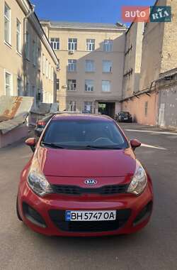 Хэтчбек Kia Rio 2015 в Одессе