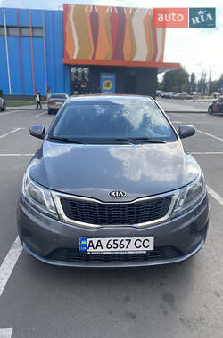 Седан Kia Rio 2013 в Кривом Роге