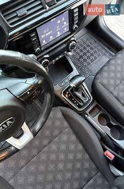 Седан Kia Rio 2018 в 