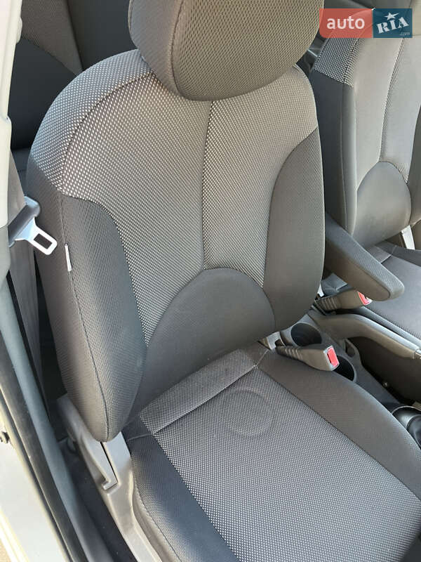 Хэтчбек Kia Rio 2007 в Ровно